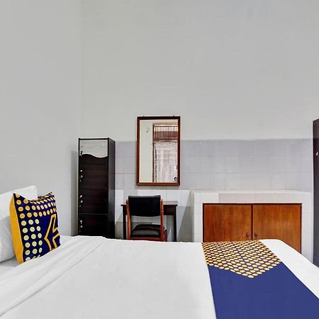 Oyo Life 90539 Taman Borobudur Guest House Syariah Blimbing  المظهر الخارجي الصورة