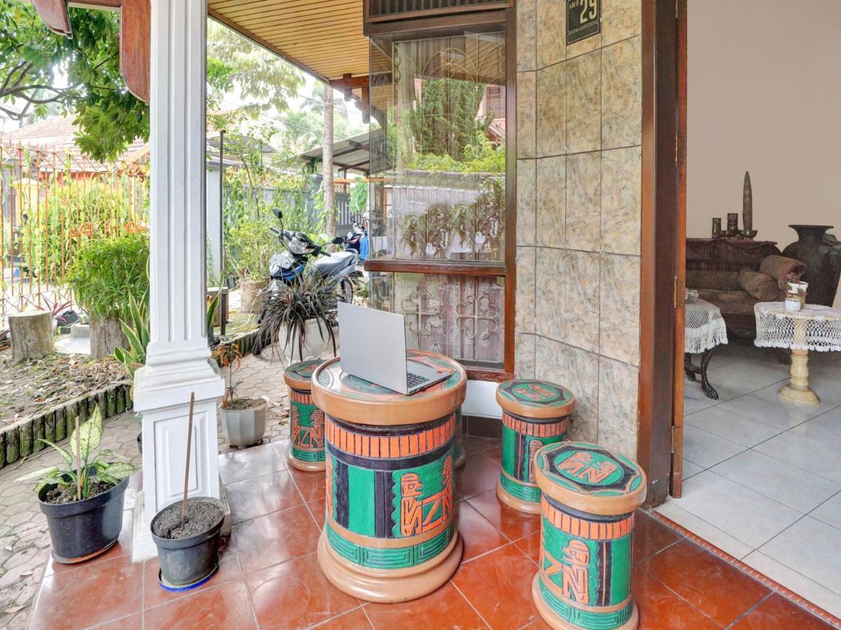 Oyo Life 90539 Taman Borobudur Guest House Syariah Blimbing  المظهر الخارجي الصورة