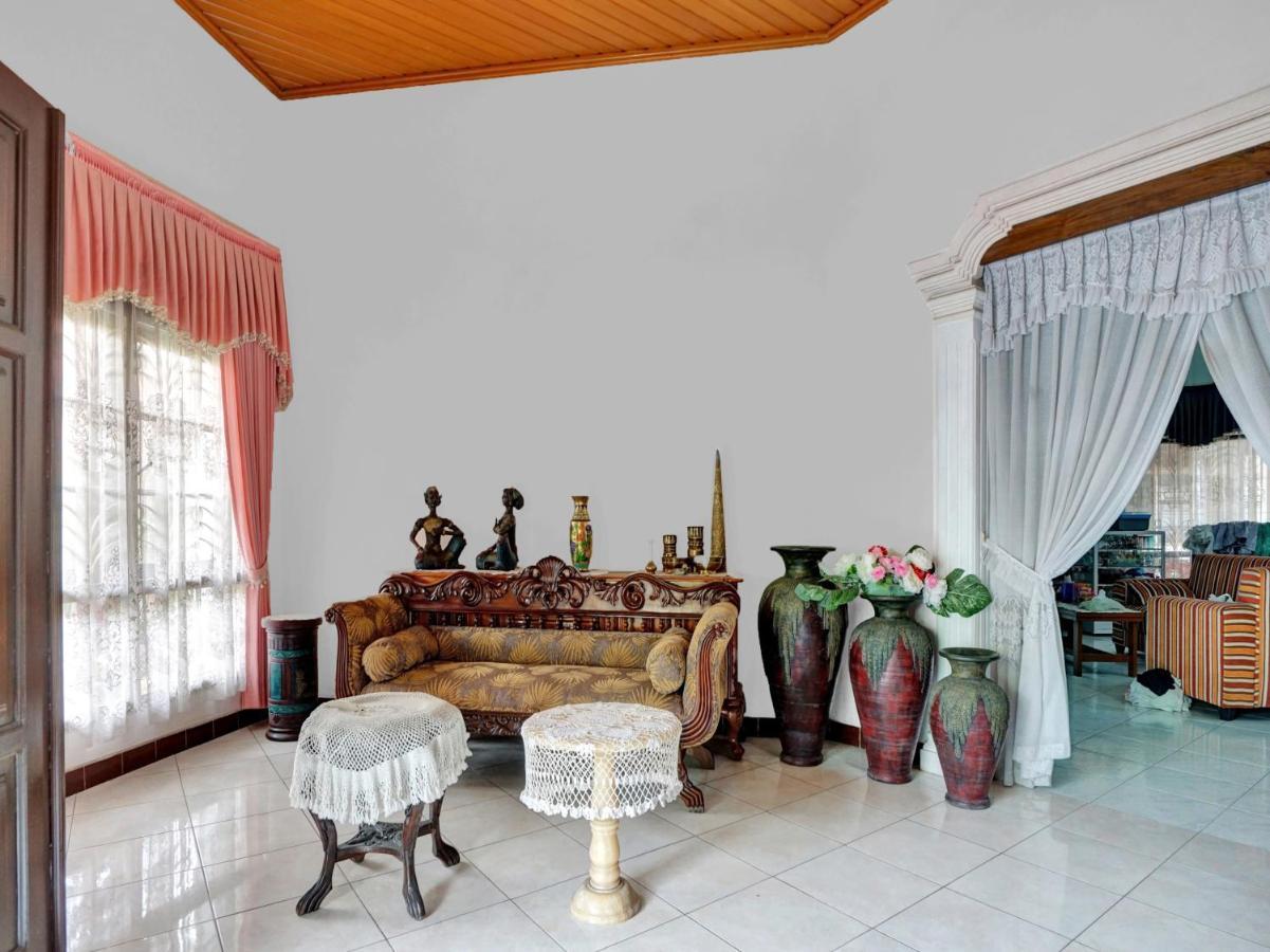 Oyo Life 90539 Taman Borobudur Guest House Syariah Blimbing  المظهر الخارجي الصورة