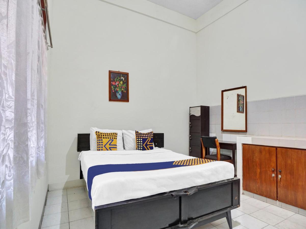 Oyo Life 90539 Taman Borobudur Guest House Syariah Blimbing  المظهر الخارجي الصورة