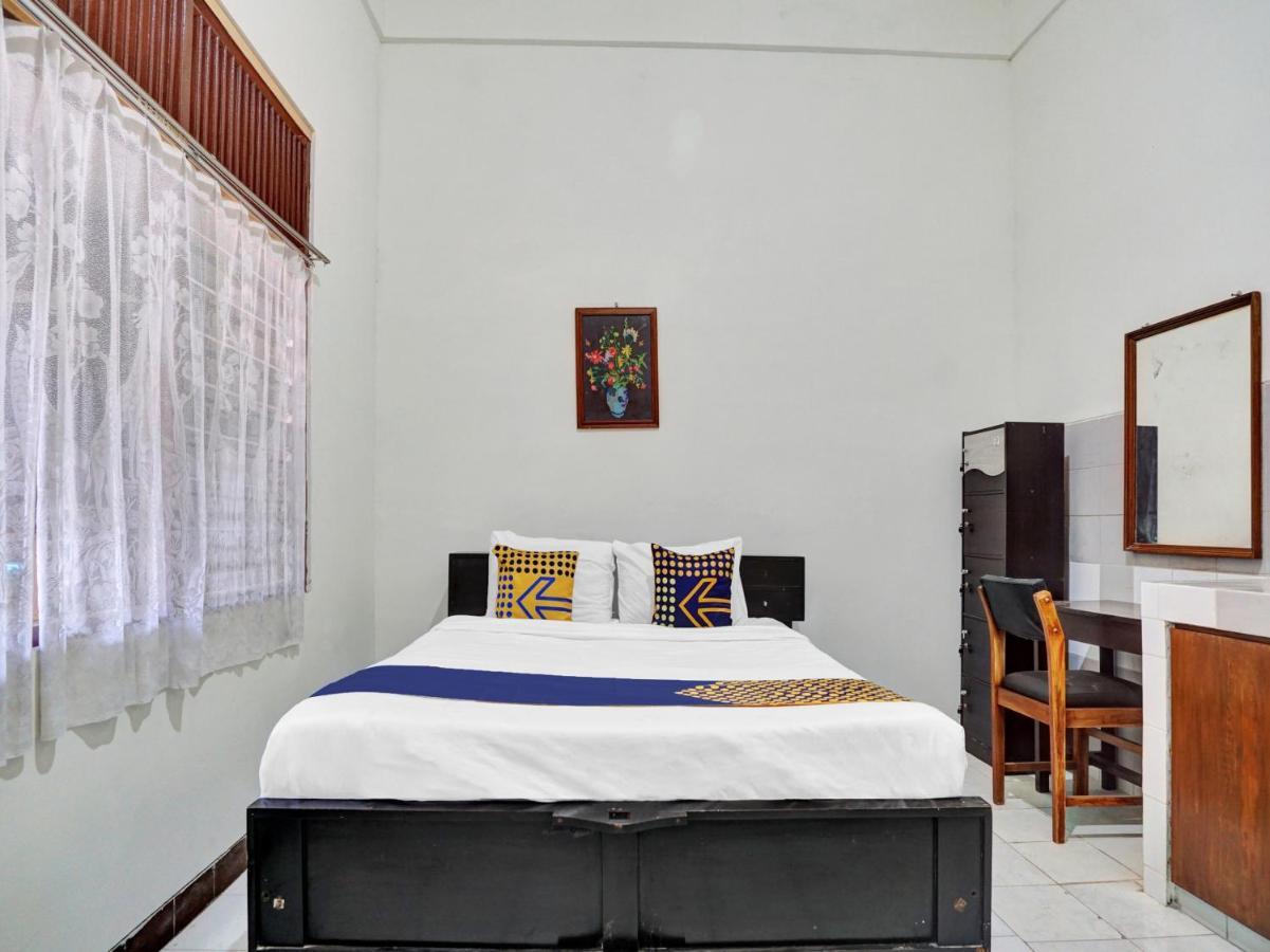 Oyo Life 90539 Taman Borobudur Guest House Syariah Blimbing  المظهر الخارجي الصورة