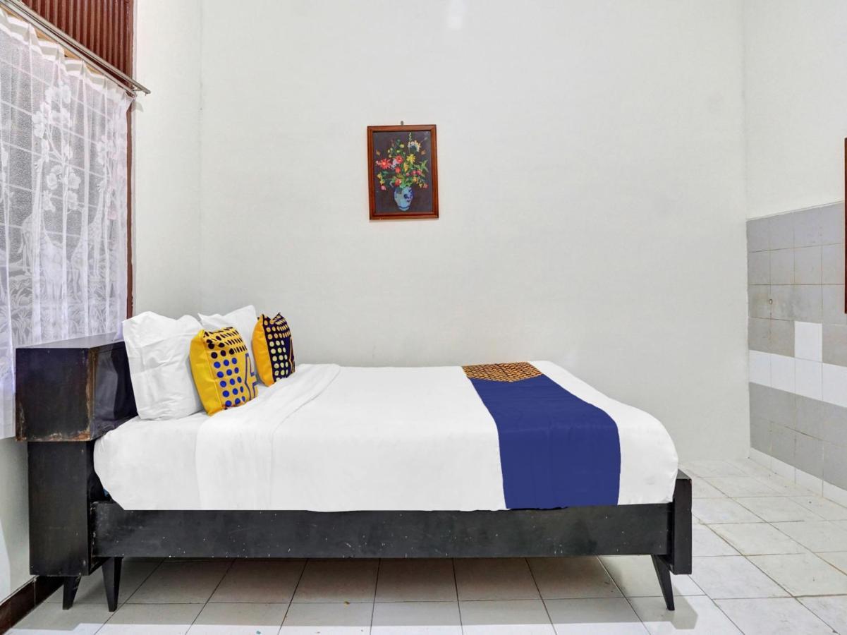 Oyo Life 90539 Taman Borobudur Guest House Syariah Blimbing  المظهر الخارجي الصورة