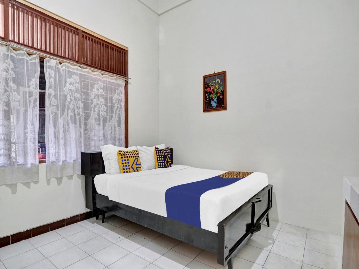 Oyo Life 90539 Taman Borobudur Guest House Syariah Blimbing  المظهر الخارجي الصورة