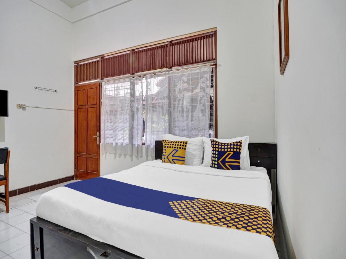 Oyo Life 90539 Taman Borobudur Guest House Syariah Blimbing  المظهر الخارجي الصورة