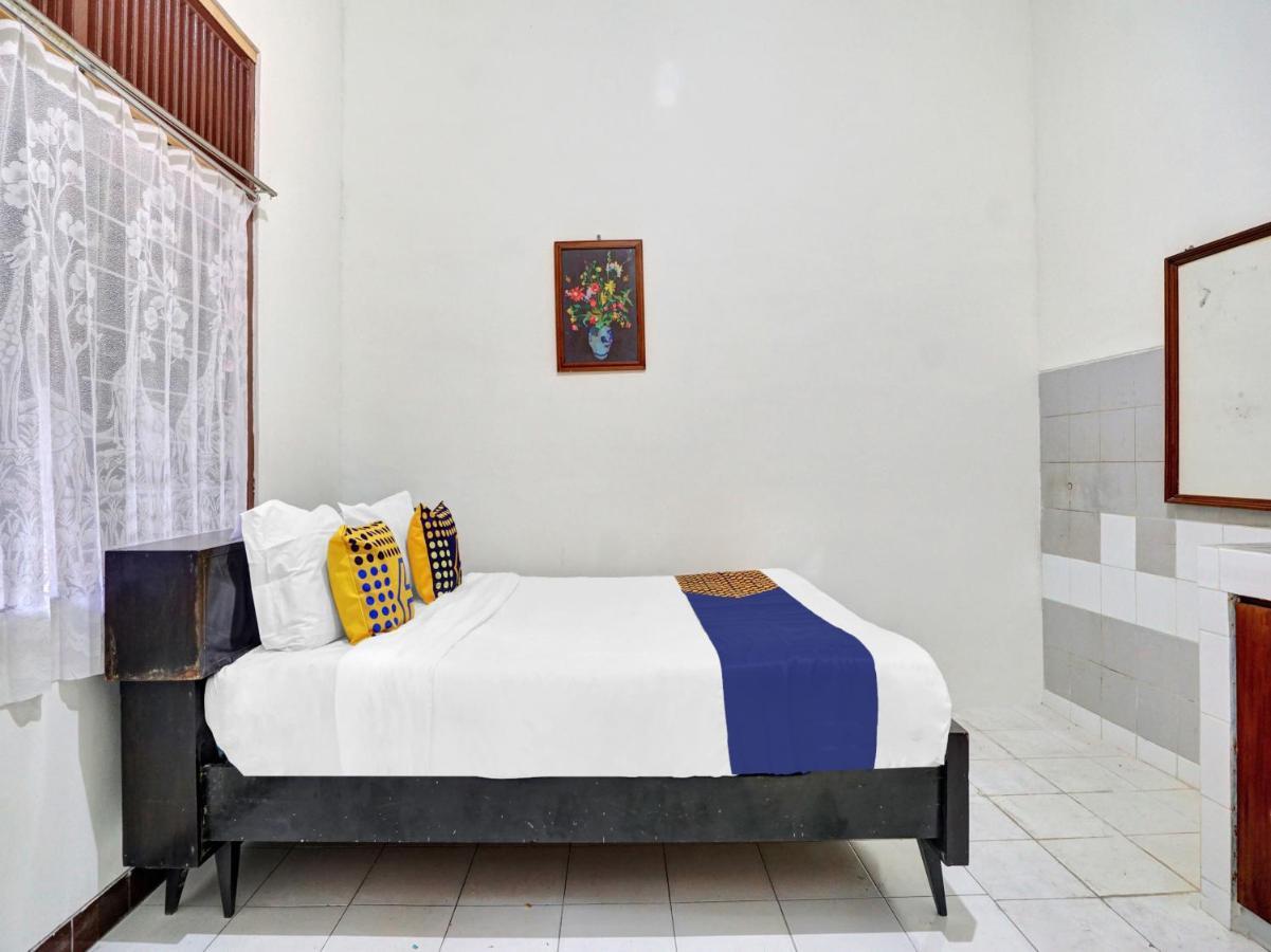 Oyo Life 90539 Taman Borobudur Guest House Syariah Blimbing  المظهر الخارجي الصورة